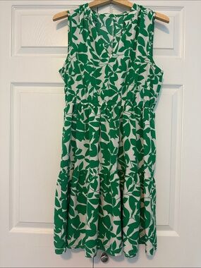 Green and White Leaf Print Sleeveless Dress
